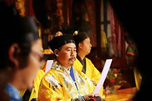 阳台养花的知识 布局阳台好环境 助你招来好财气