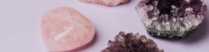 旺姻缘：招桃花的石头有什么 戴上这些 桃花运滚滚来